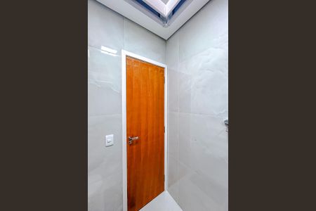 Casa de condomínio à venda com 68m², 3 quartos e 2 vagasBanheiro