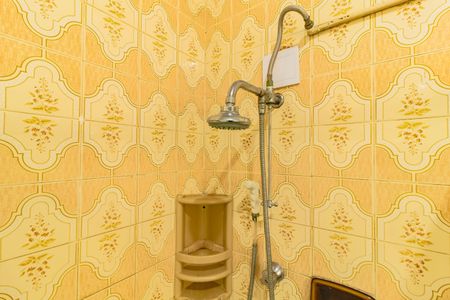 Casa para alugar com 207m², 2 quartos e 2 vagasBanheiro social