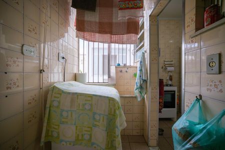 Apartamento à venda com 105m², 3 quartos e 1 vagaÁrea de Serviço