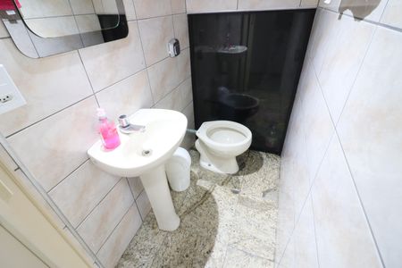 Casa à venda com 216m², 3 quartos e 2 vagasLavabo