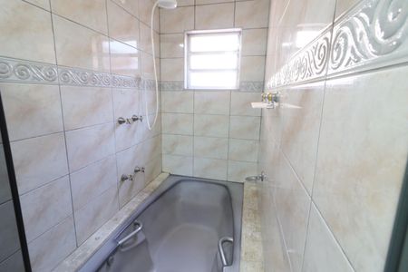 Banheiro da Suíte 1 de casa à venda com 3 quartos, 216m² em Veloso, Osasco