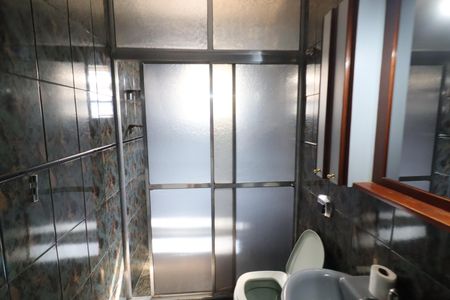 Casa à venda com 216m², 3 quartos e 2 vagasBanheiro 2