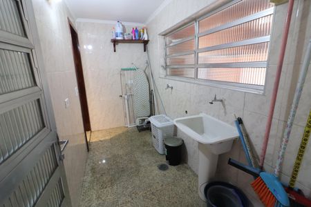 Casa à venda com 216m², 3 quartos e 2 vagasÁrea de Serviço