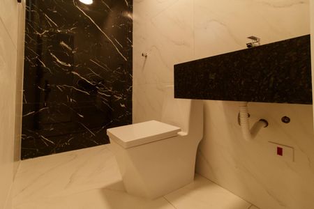 Casa para alugar com 104m², 3 quartos e 2 vagasBanheiro 