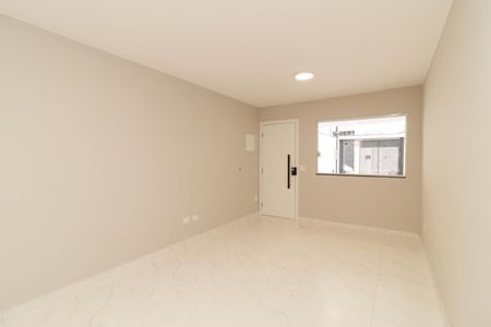 Casa para alugar com 104m², 3 quartos e 2 vagasSala