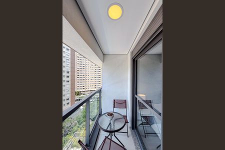 Studio para alugar com 25m², 1 quarto e sem vaga Studio para alugar com 25m², 1 quarto e sem vagaVaranda