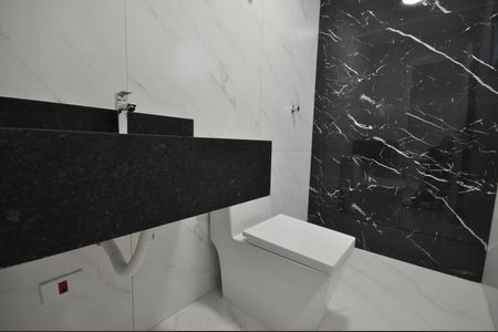 Casa para alugar com 104m², 3 quartos e 2 vagasBanheiro Social