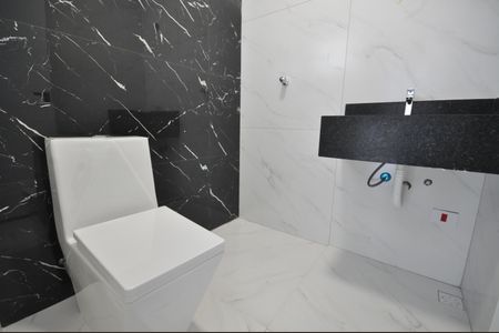 Casa para alugar com 104m², 3 quartos e 2 vagasBanheiro do Quarto Suíte