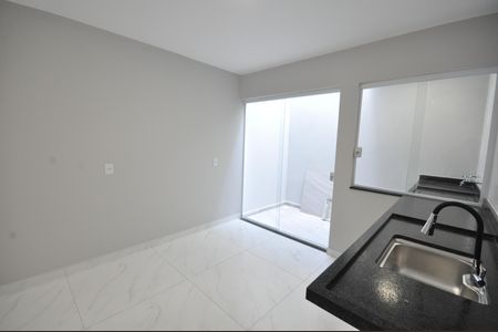 Casa para alugar com 104m², 3 quartos e 2 vagasCozinha