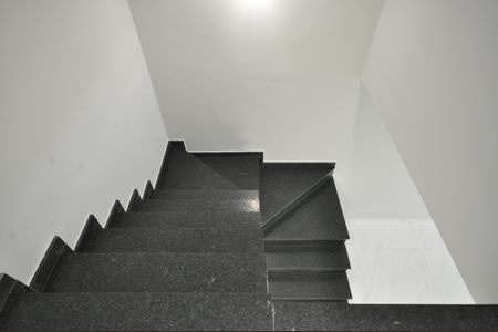 Casa para alugar com 104m², 3 quartos e 2 vagasEscada