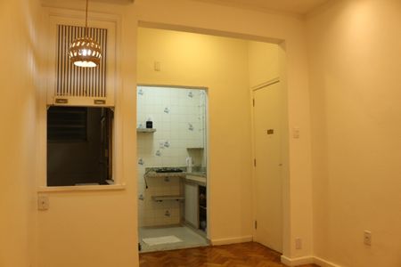 Sala de apartamento para alugar com 1 quarto, 36m² em Copacabana, Rio de Janeiro