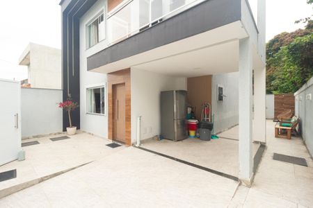 Casa de condomínio para alugar com 136m², 3 quartos e 2 vagasQuintal