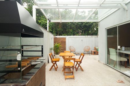 Casa de condomínio para alugar com 136m², 3 quartos e 2 vagasChurrasqueira