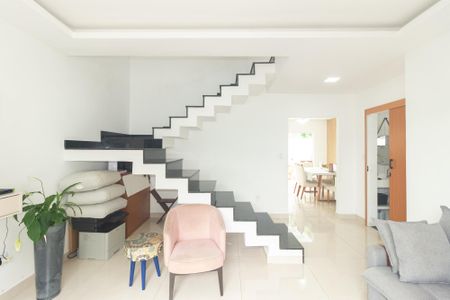 Casa de condomínio para alugar com 136m², 3 quartos e 2 vagasSala