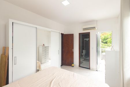 Casa de condomínio para alugar com 136m², 3 quartos e 2 vagasSuíte