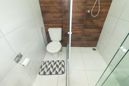 Casa de condomínio para alugar com 136m², 3 quartos e 2 vagasBanheiro da Suíte