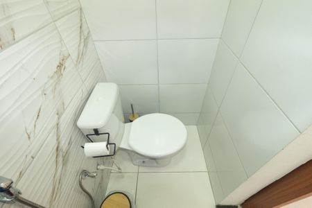 Casa de condomínio para alugar com 136m², 3 quartos e 2 vagasBanheiro Social 2