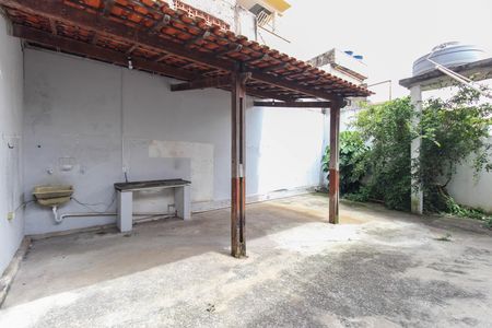 Casa à venda com 100m², 3 quartos e 2 vagasQuintal - Área de Serviço