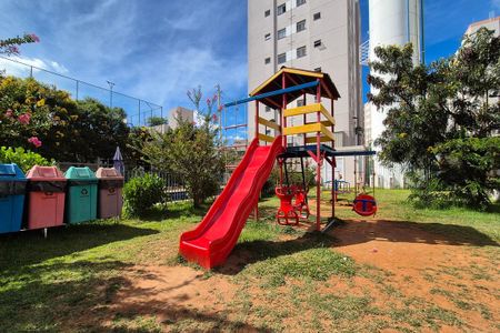 Apartamento para alugar com 51m², 2 quartos e 1 vaga Apartamento para alugar com 51m², 2 quartos e 1 vagaÁrea comum - Playground