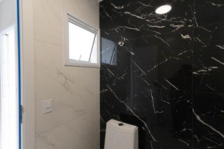 Casa para alugar com 102m², 3 quartos e 2 vagas Casa para alugar com 102m², 3 quartos e 2 vagasBanheiro da Suíte