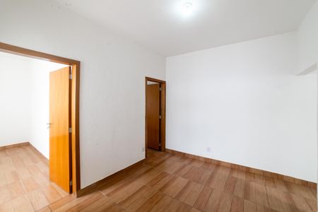 Sala de casa para alugar com 2 quartos, 80m² em Ipiranga, Belo Horizonte