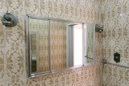 Casa à venda com 90m², 2 quartos e 2 vagas Casa à venda com 90m², 2 quartos e 2 vagasBanheiro 1