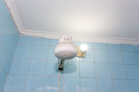 Casa à venda com 90m², 2 quartos e 2 vagas Casa à venda com 90m², 2 quartos e 2 vagasBanheiro 2