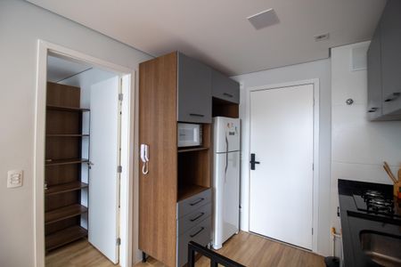 Cozinha de kitnet/studio para alugar com 1 quarto, 24m² em Vila Butantã, São Paulo