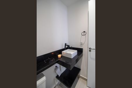 Banheiro de kitnet/studio para alugar com 1 quarto, 24m² em Vila Butantã, São Paulo