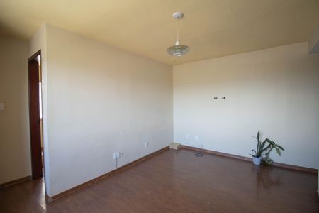 Sala de apartamento para alugar com 2 quartos, 50m² em Alcantara, São Gonçalo