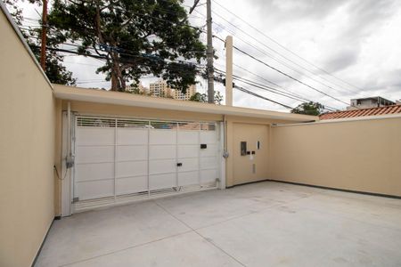 Garagem de casa para alugar com 2 quartos, 60m² em Jardim Nadir, São Paulo