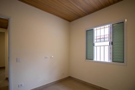 Quarto 2 de casa para alugar com 2 quartos, 60m² em Jardim Nadir, São Paulo