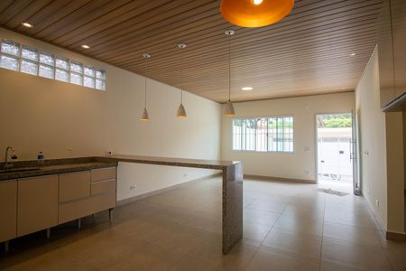 Casa para alugar com 60m², 2 quartos e 3 vagas