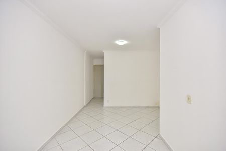 Sala de apartamento para alugar com 3 quartos, 66m² em Jardim São Jorge, São Paulo