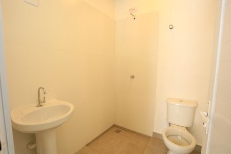 Casa para alugar com 64m², 2 quartos e 5 vagasBanheiro de serviço