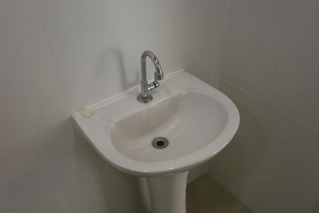 Casa para alugar com 64m², 2 quartos e 5 vagasBanheiro