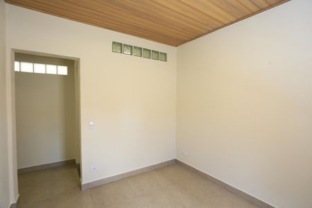 Casa para alugar com 64m², 2 quartos e 5 vagassuite