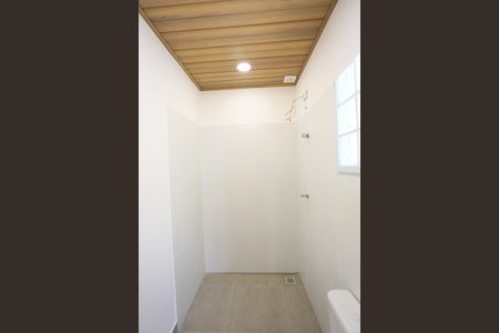 Casa para alugar com 64m², 2 quartos e 5 vagasBanheiro