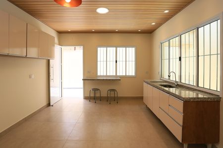 Casa para alugar com 64m², 2 quartos e 5 vagasCozinha