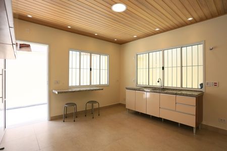 Casa para alugar com 64m², 2 quartos e 5 vagasCozinha