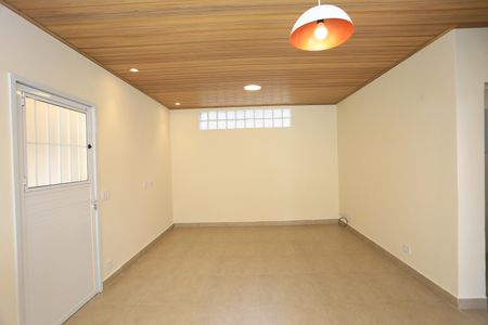 sala  de casa para alugar com 2 quartos, 64m² em Jardim Nadir, São Paulo