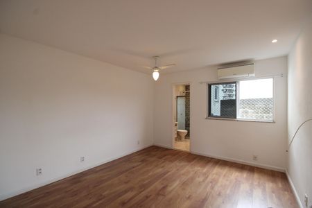 Casa de condomínio para alugar com 120m², 3 quartos e sem vagaSuíte