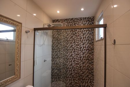 Casa de condomínio para alugar com 120m², 3 quartos e sem vagaBanheiro da suíte