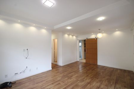 Sala de casa de condomínio para alugar com 3 quartos, 120m² em Recreio dos Bandeirantes, Rio de Janeiro