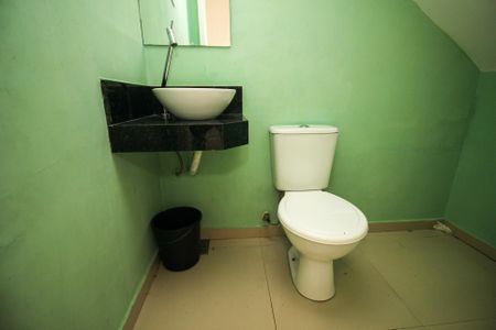 Casa à venda com 98m², 2 quartos e 2 vagasLavabo