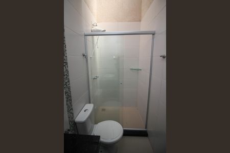 Casa à venda com 98m², 2 quartos e 2 vagasBanheiro da Suíte 1