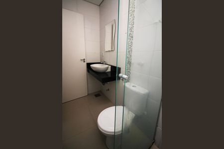 Casa à venda com 98m², 2 quartos e 2 vagasBanheiro da Suíte 1