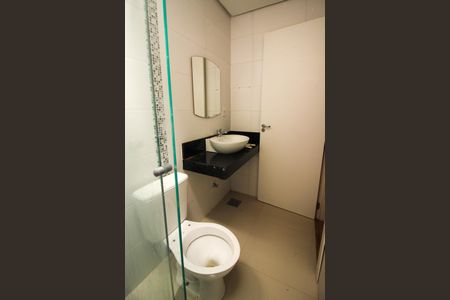 Casa à venda com 98m², 2 quartos e 2 vagasBanheiro da Suíte 2