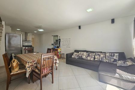 Sala de apartamento para alugar com 2 quartos, 140m² em Jardim Las Palmas, Guarujá