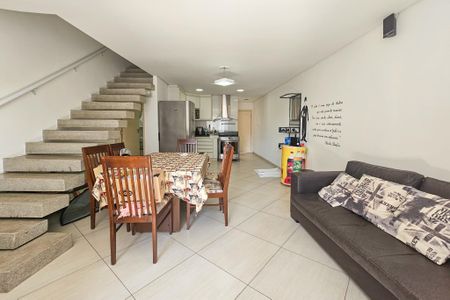 Sala de apartamento para alugar com 2 quartos, 140m² em Jardim Las Palmas, Guarujá